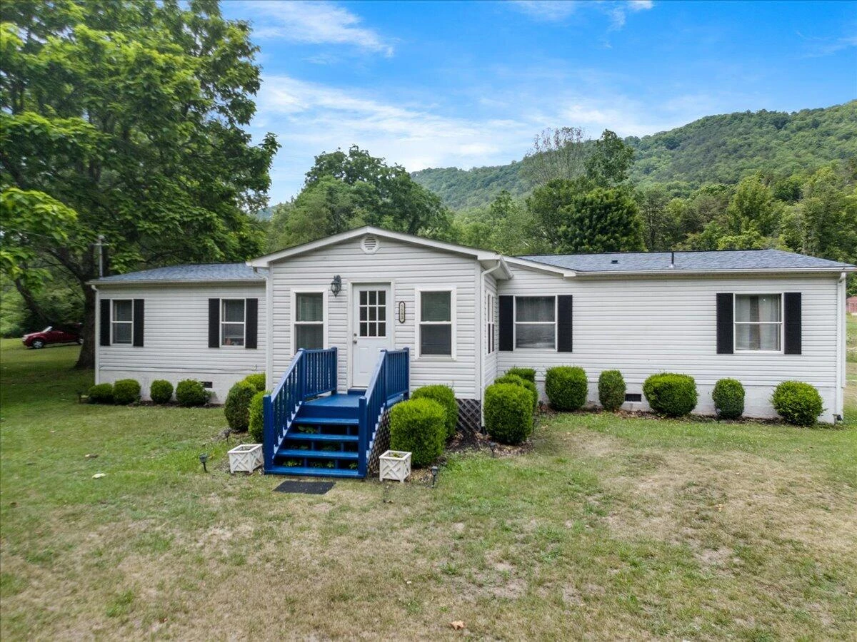 5583 Bradshaw RD - Photo 2