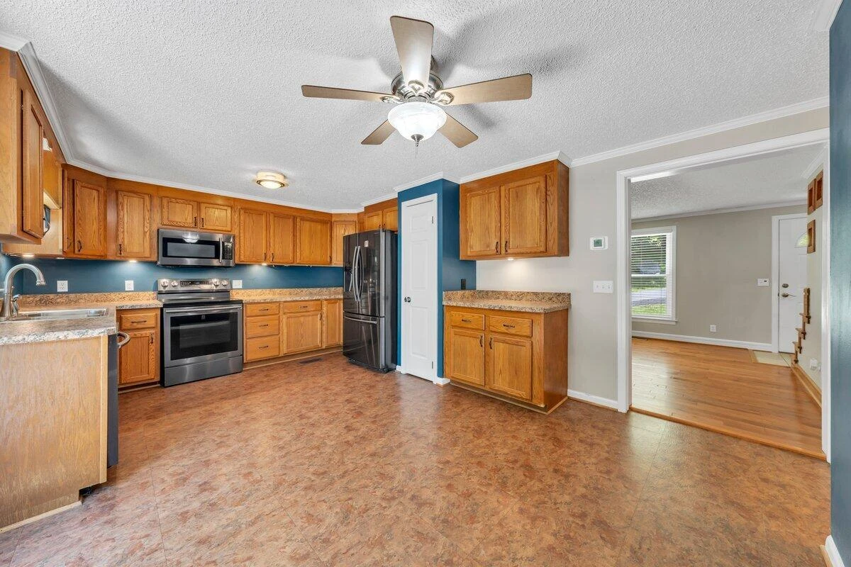 7611 Wineberry TRL - Photo 6
