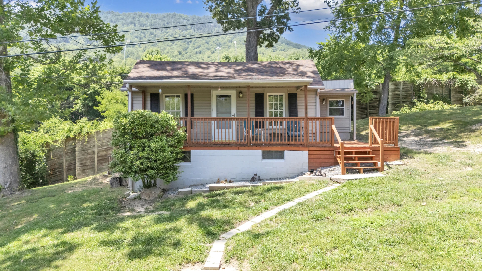 319 Bryant RD
