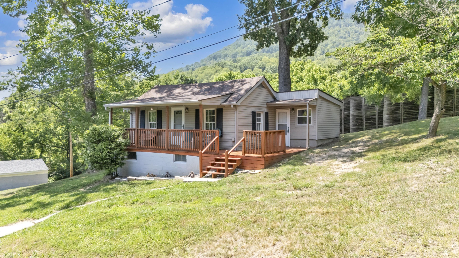 319 Bryant RD - Photo 2