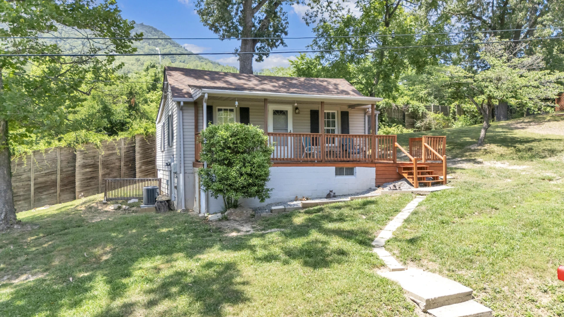 319 Bryant RD - Photo 3