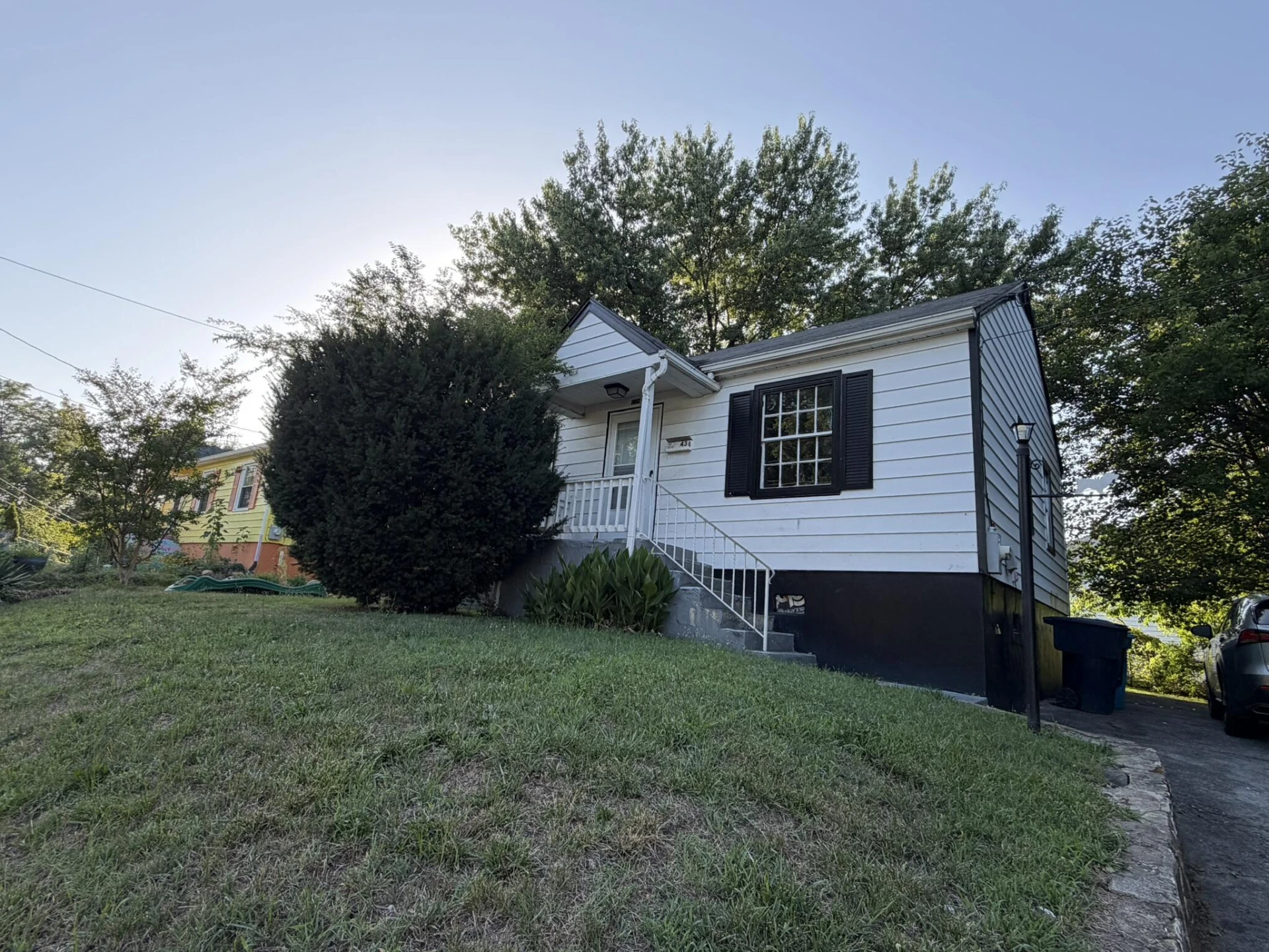 438 Albemarle AVE SE