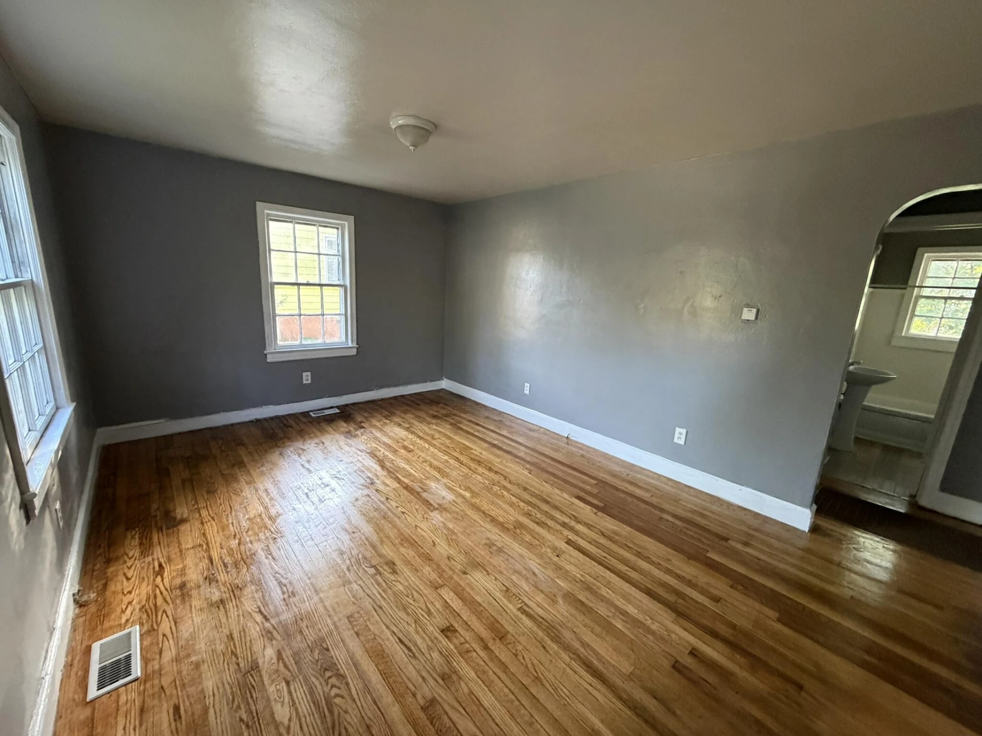 438 Albemarle AVE SE - Photo 6