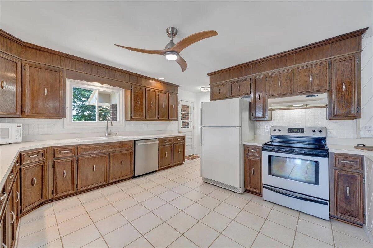 1080 Forest Way CIR - Photo 27