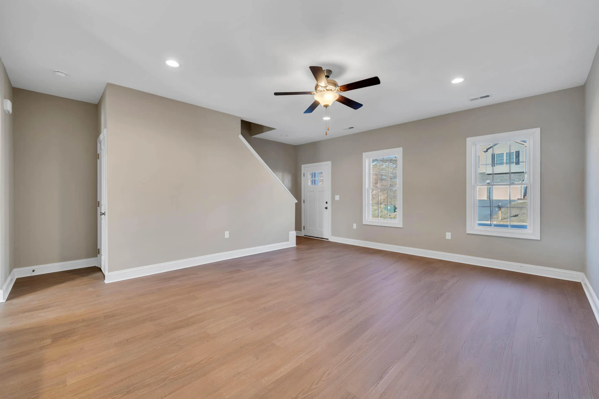 1044 Brandon AVE SW - Photo 5