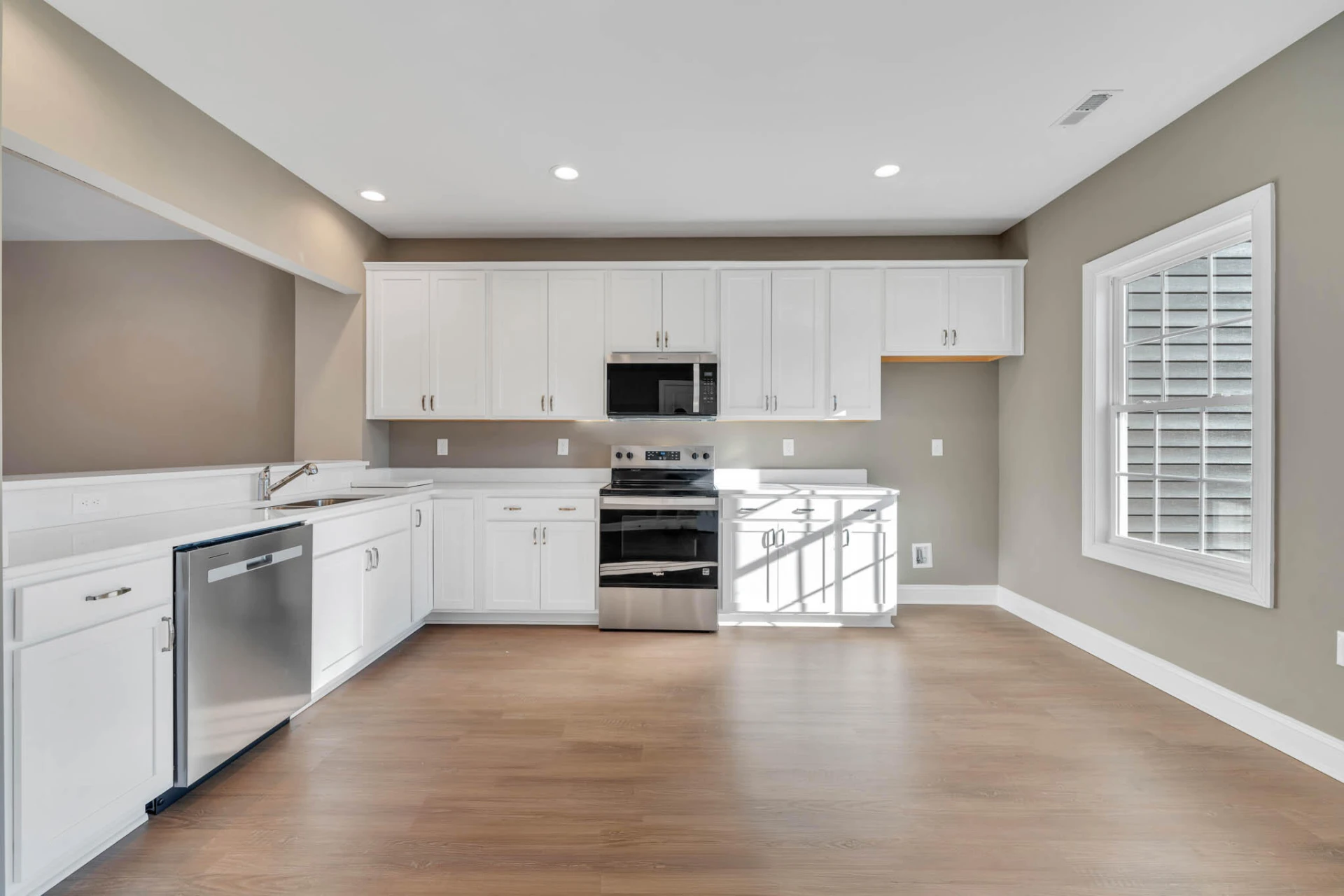 1044 Brandon AVE SW - Photo 14