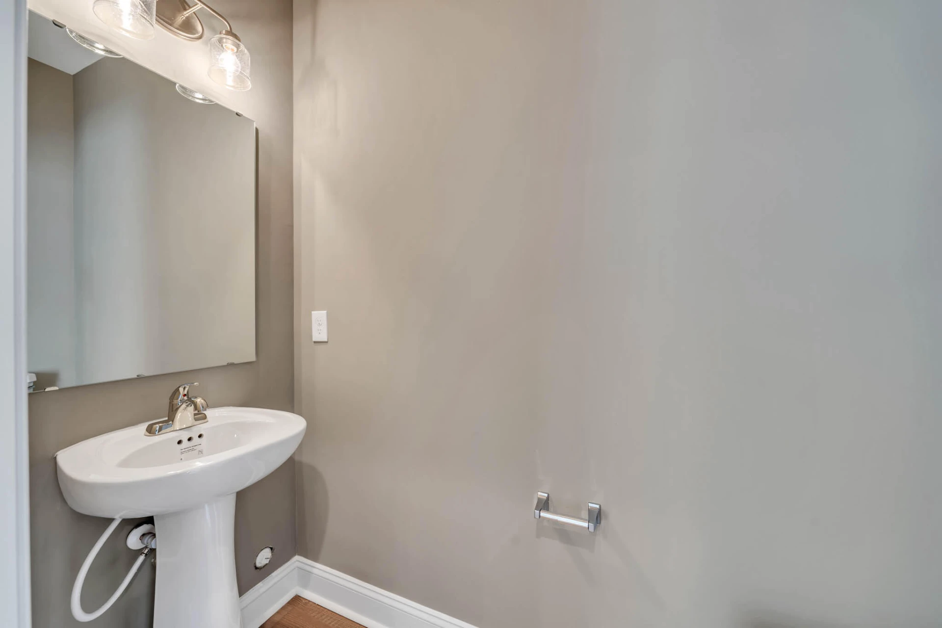 1042 Brandon AVE SW - Photo 17