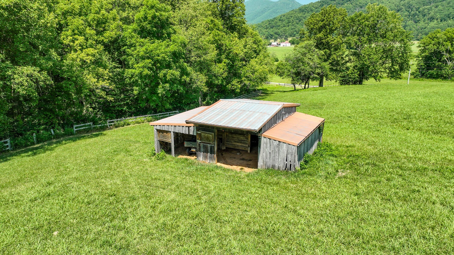 1361 Hurricane Creek RD - Photo 18