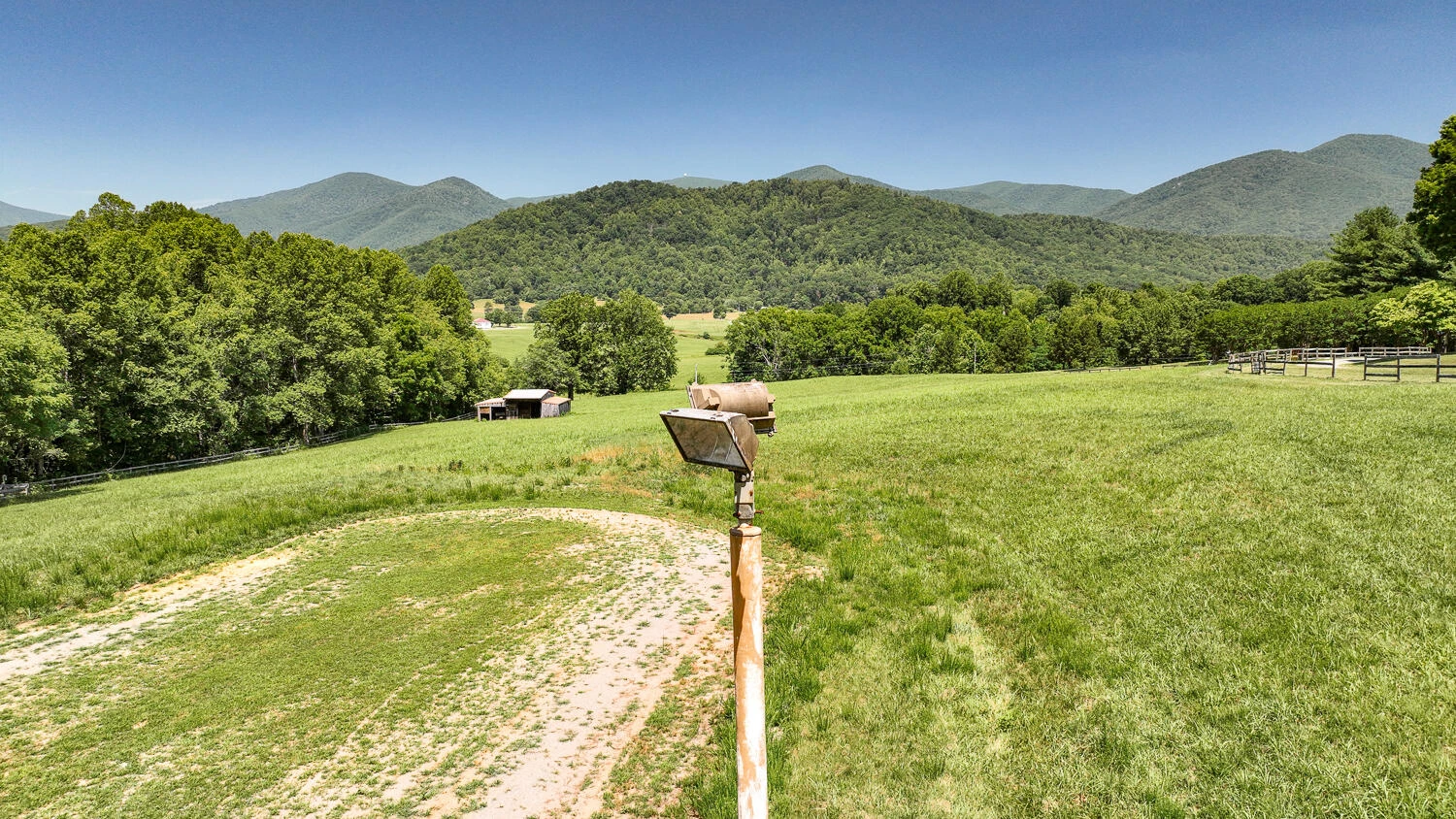1361 Hurricane Creek RD - Photo 38