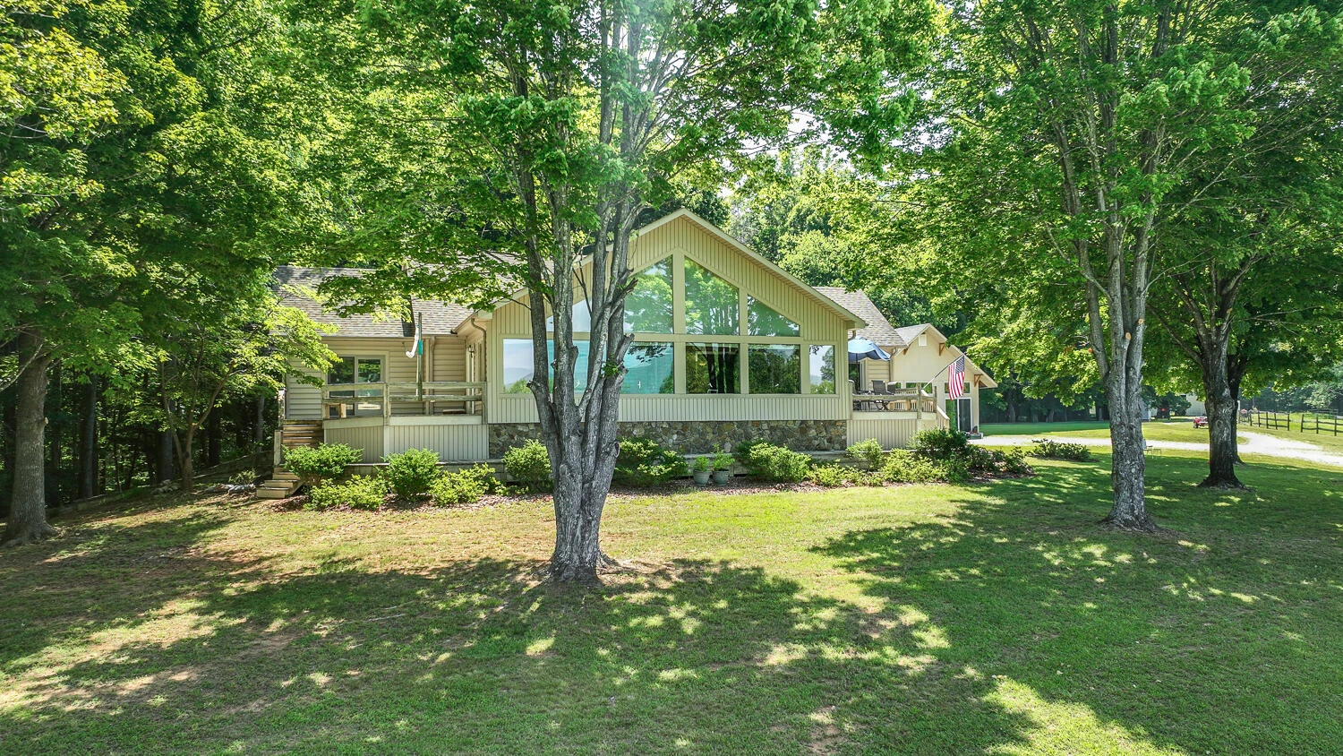 1361 Hurricane Creek RD - Photo 4