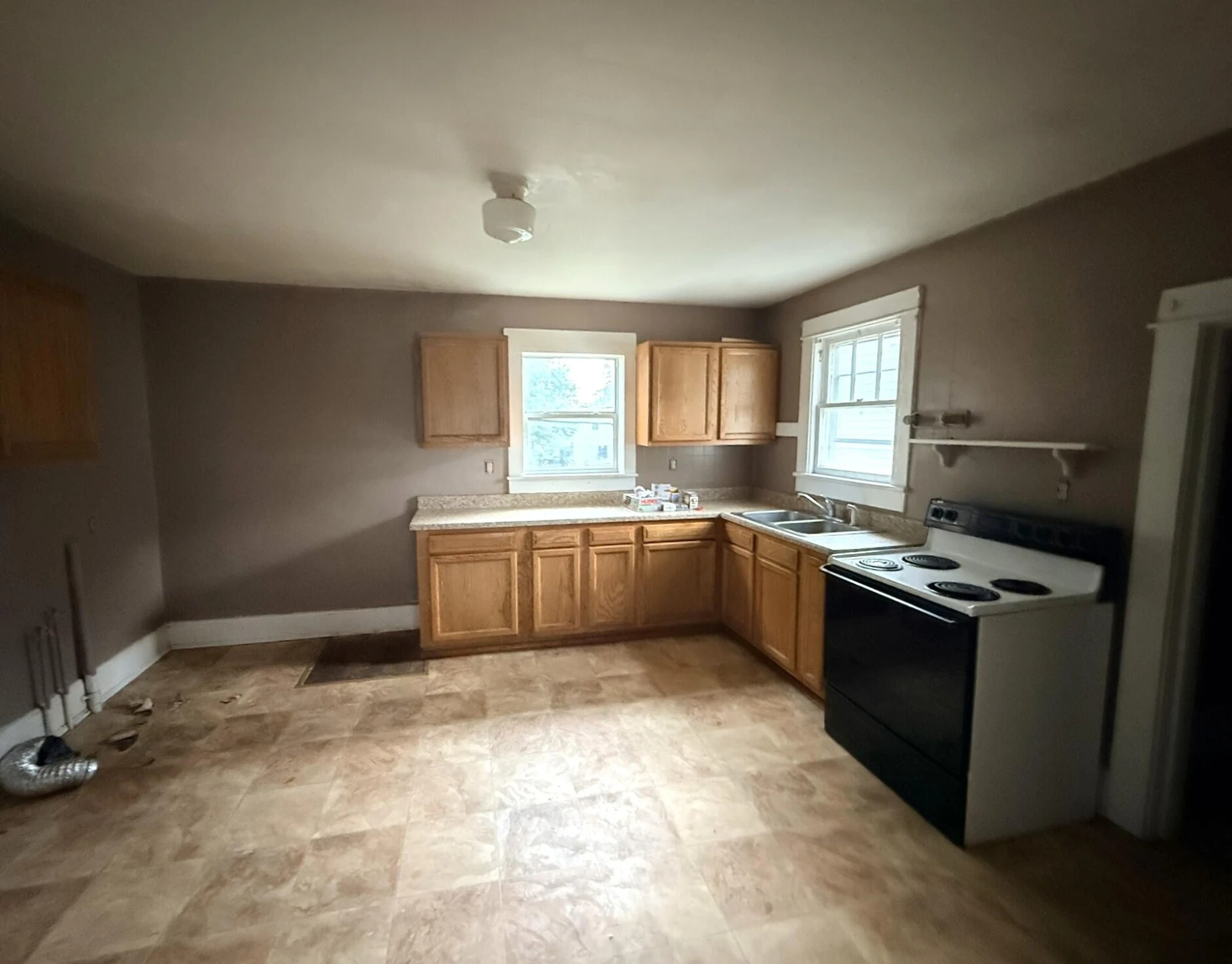 702 N Beverly AVE - Photo 3