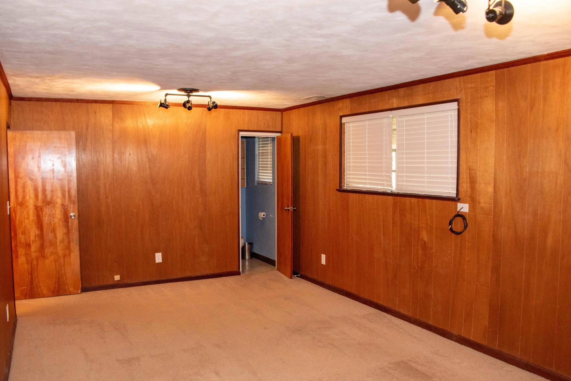 6038 Thornrose RD - Photo 45