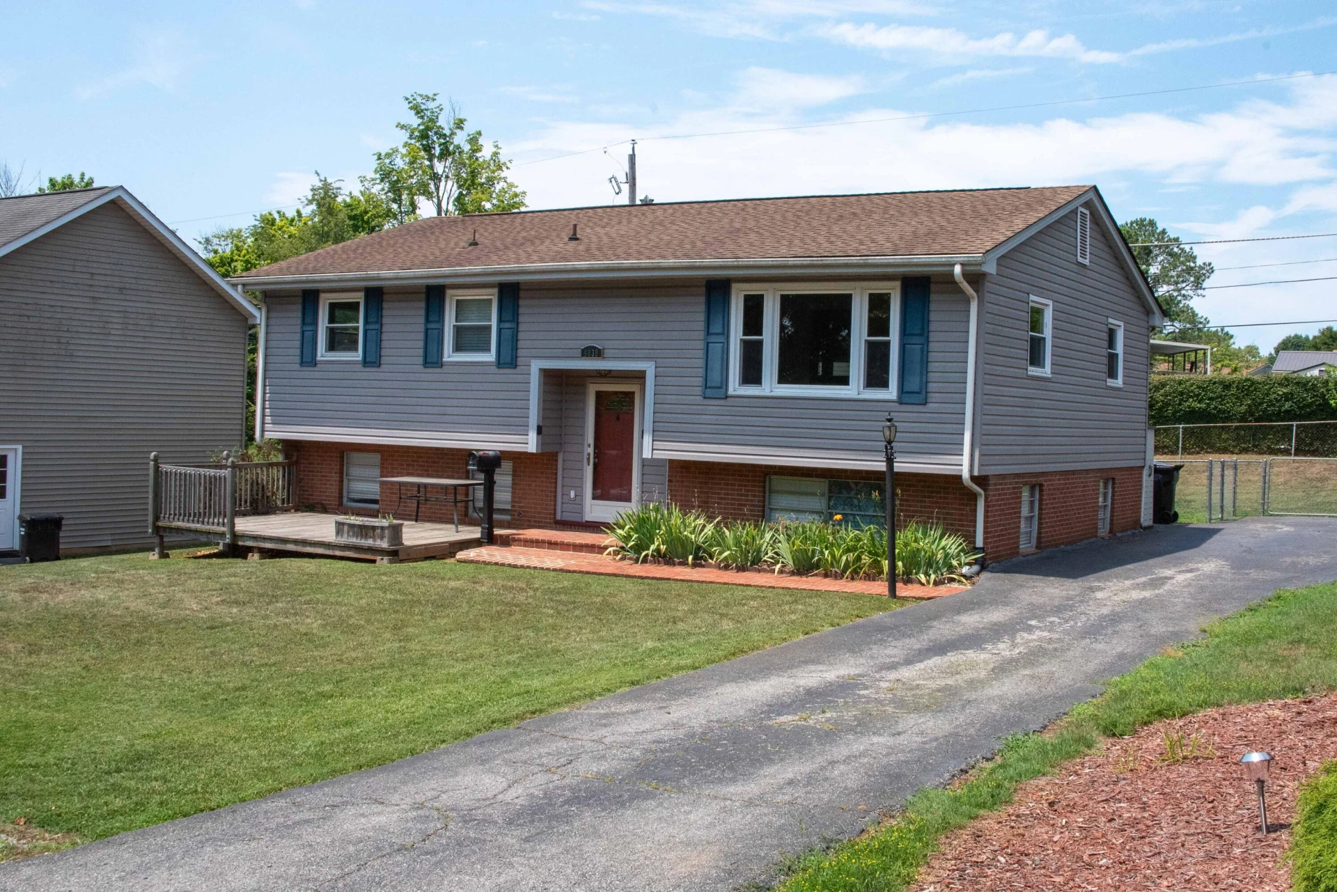 6038 Thornrose RD - Photo 2