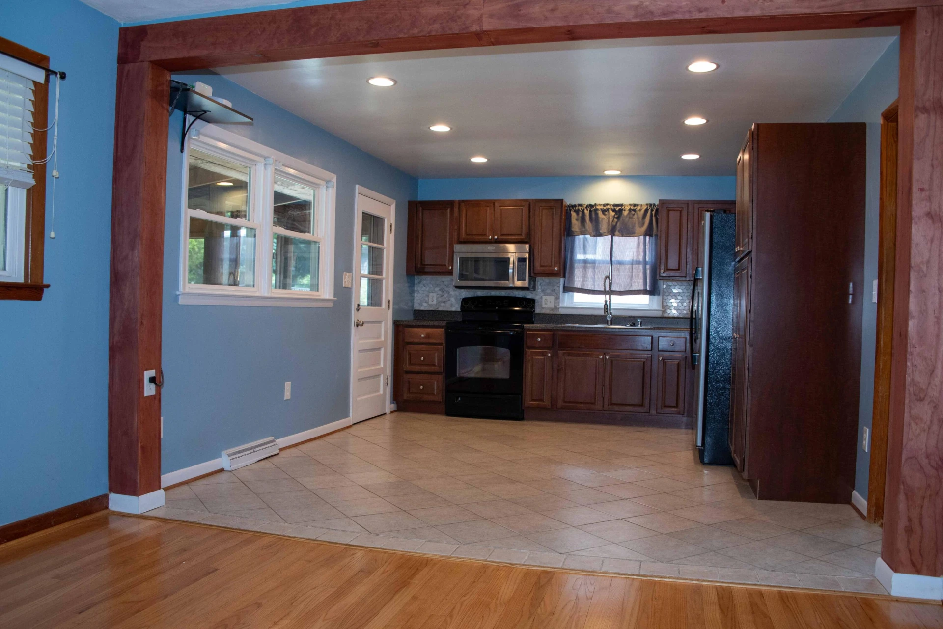 6038 Thornrose RD - Photo 5