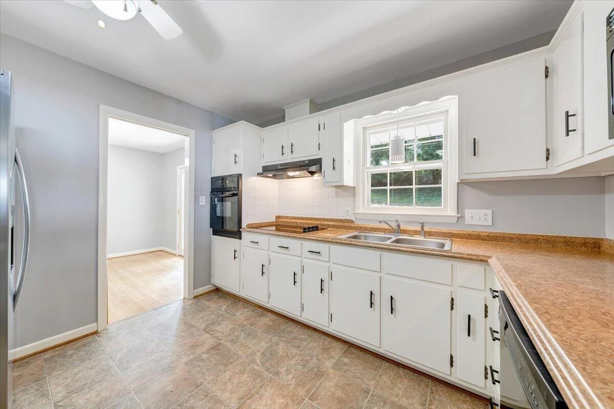 4537 Hammond LN - Photo 11