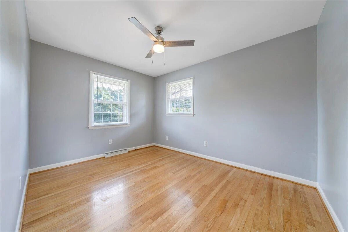 4537 Hammond LN - Photo 15
