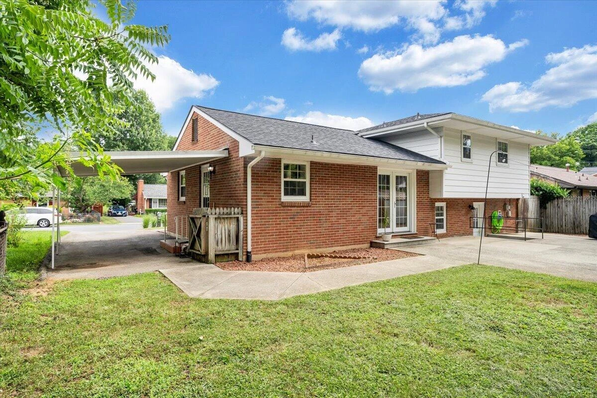 4537 Hammond LN - Photo 24