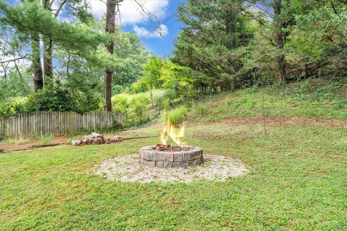 4537 Hammond LN - Photo 28