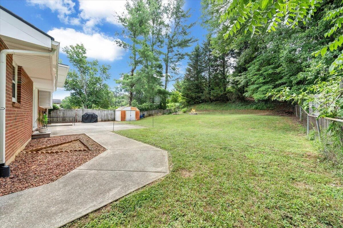 4537 Hammond LN - Photo 29