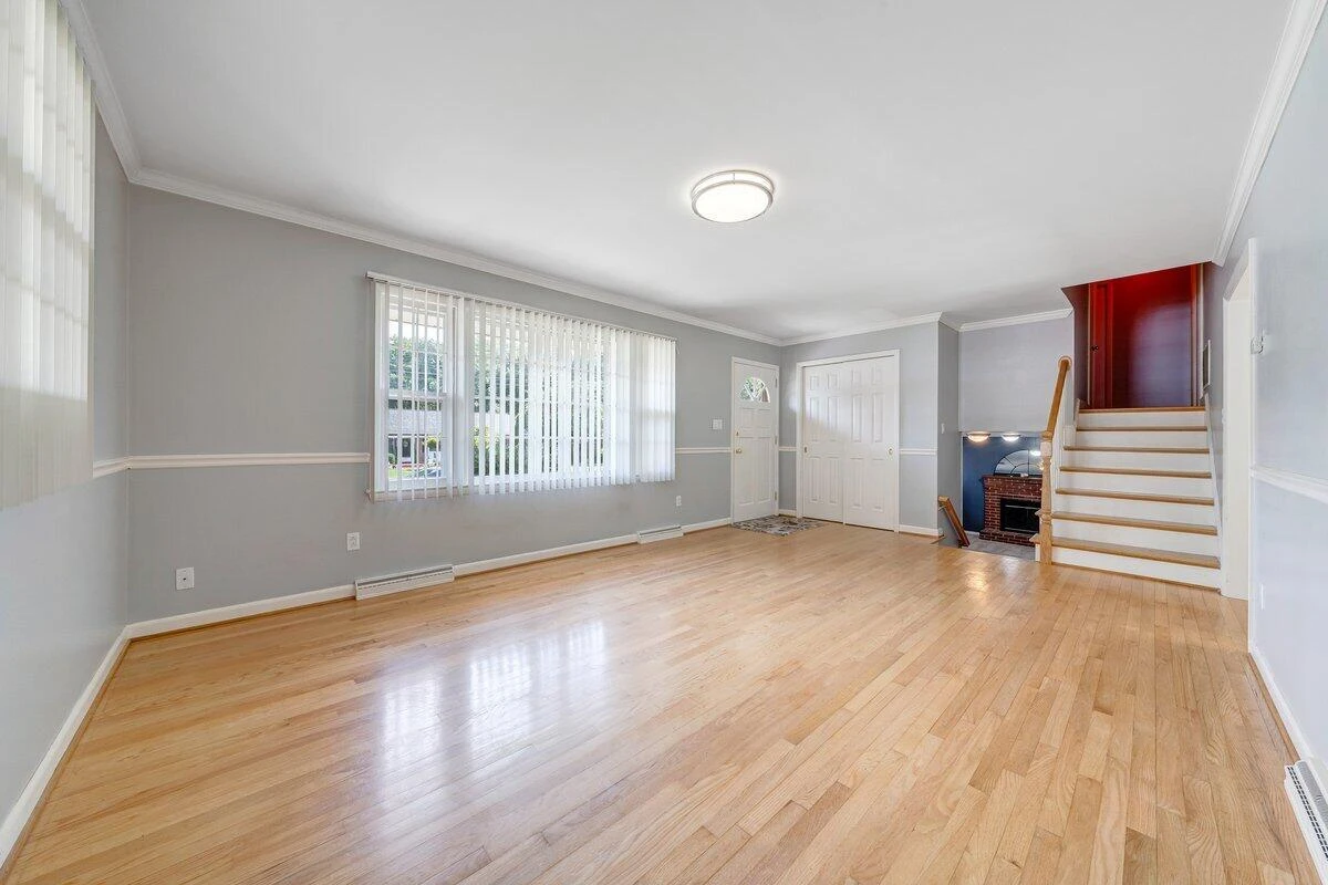 4537 Hammond LN - Photo 3