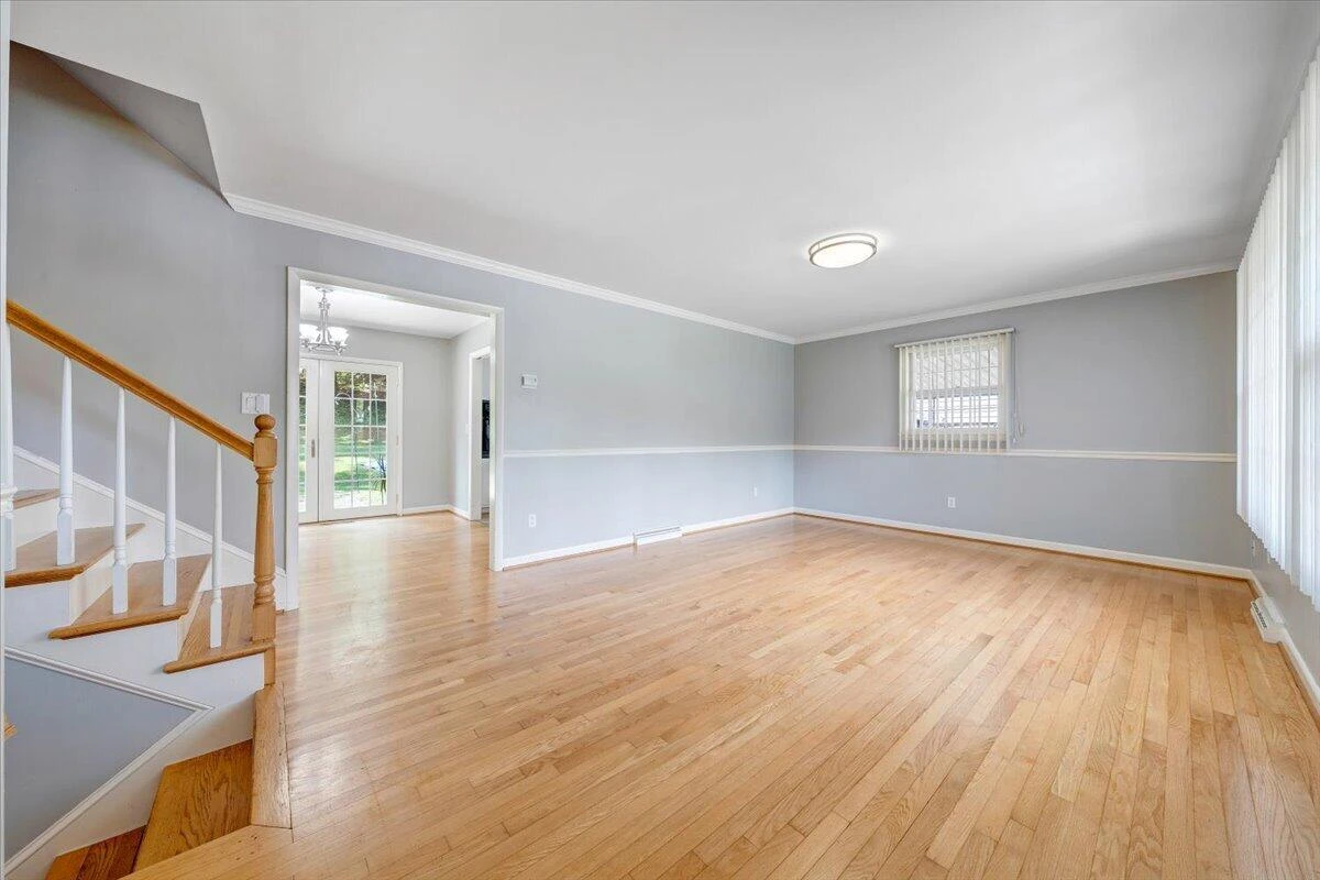 4537 Hammond LN - Photo 5