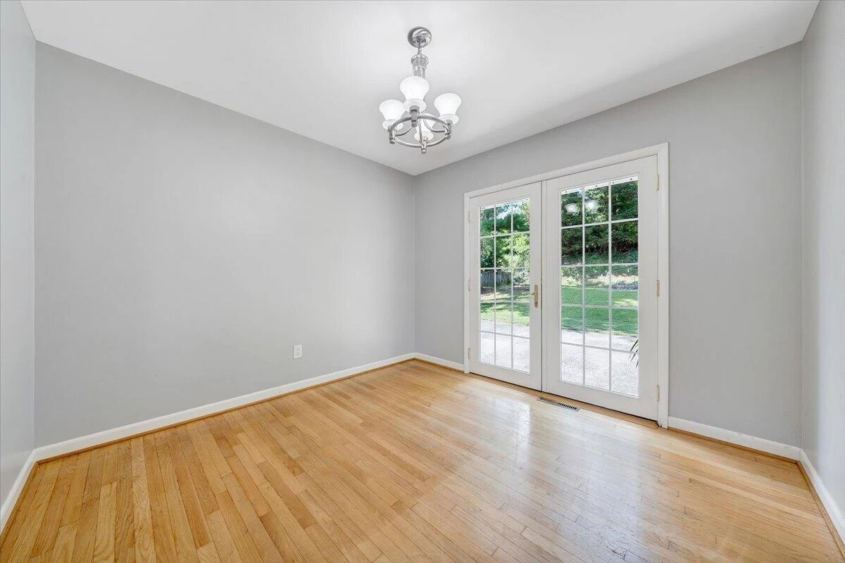 4537 Hammond LN - Photo 7