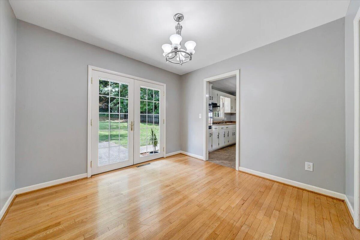 4537 Hammond LN - Photo 8