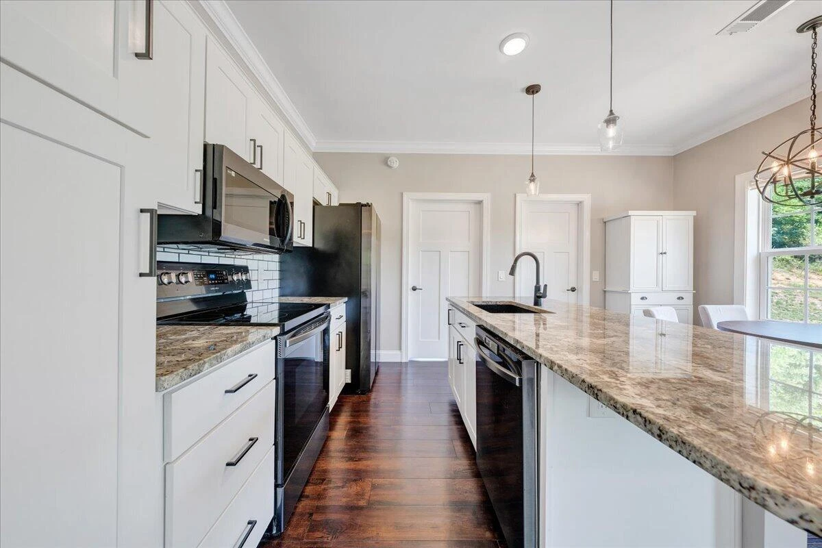 2912 Vinyard AVE NE - Photo 11