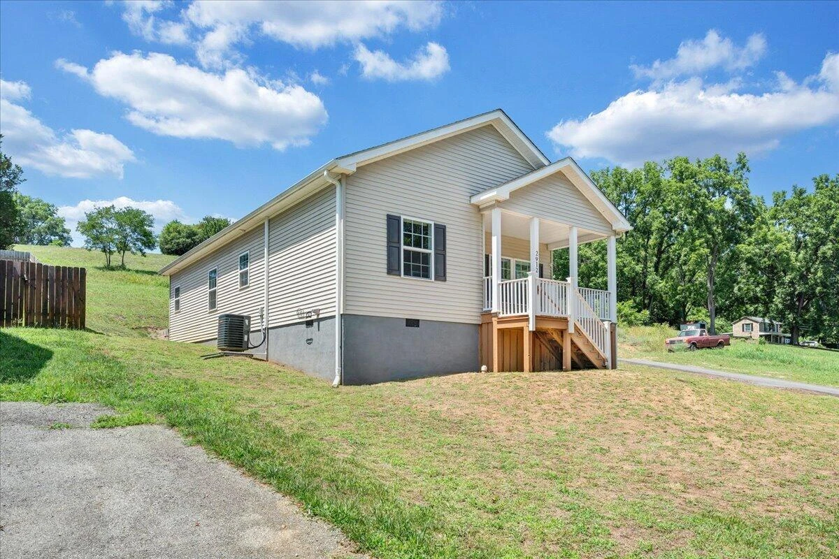 2912 Vinyard AVE NE - Photo 24