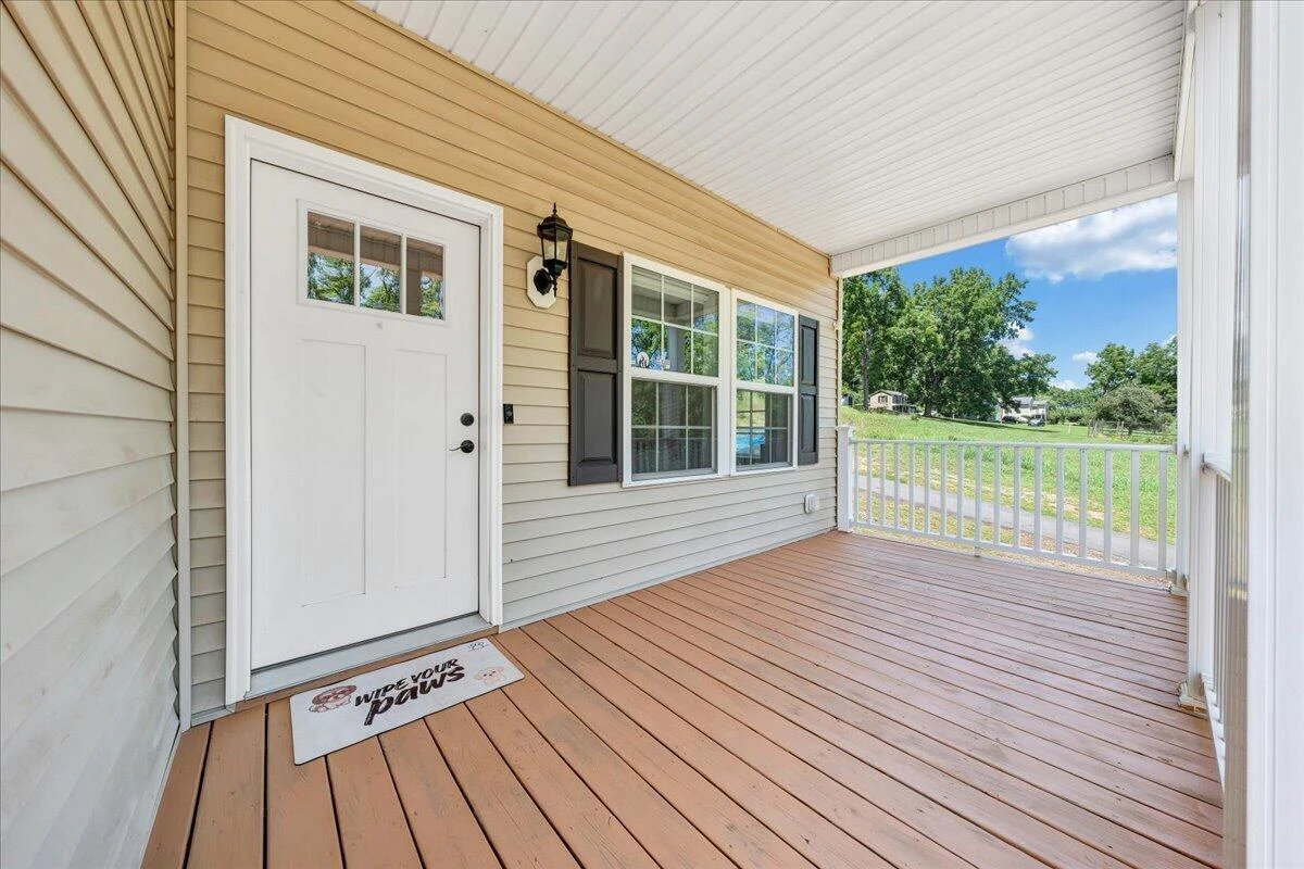 2912 Vinyard AVE NE - Photo 4