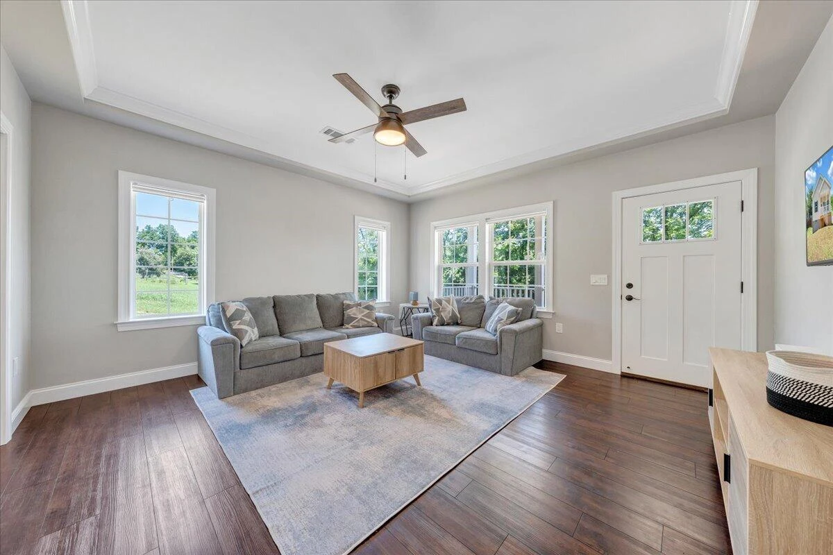 2912 Vinyard AVE NE - Photo 6