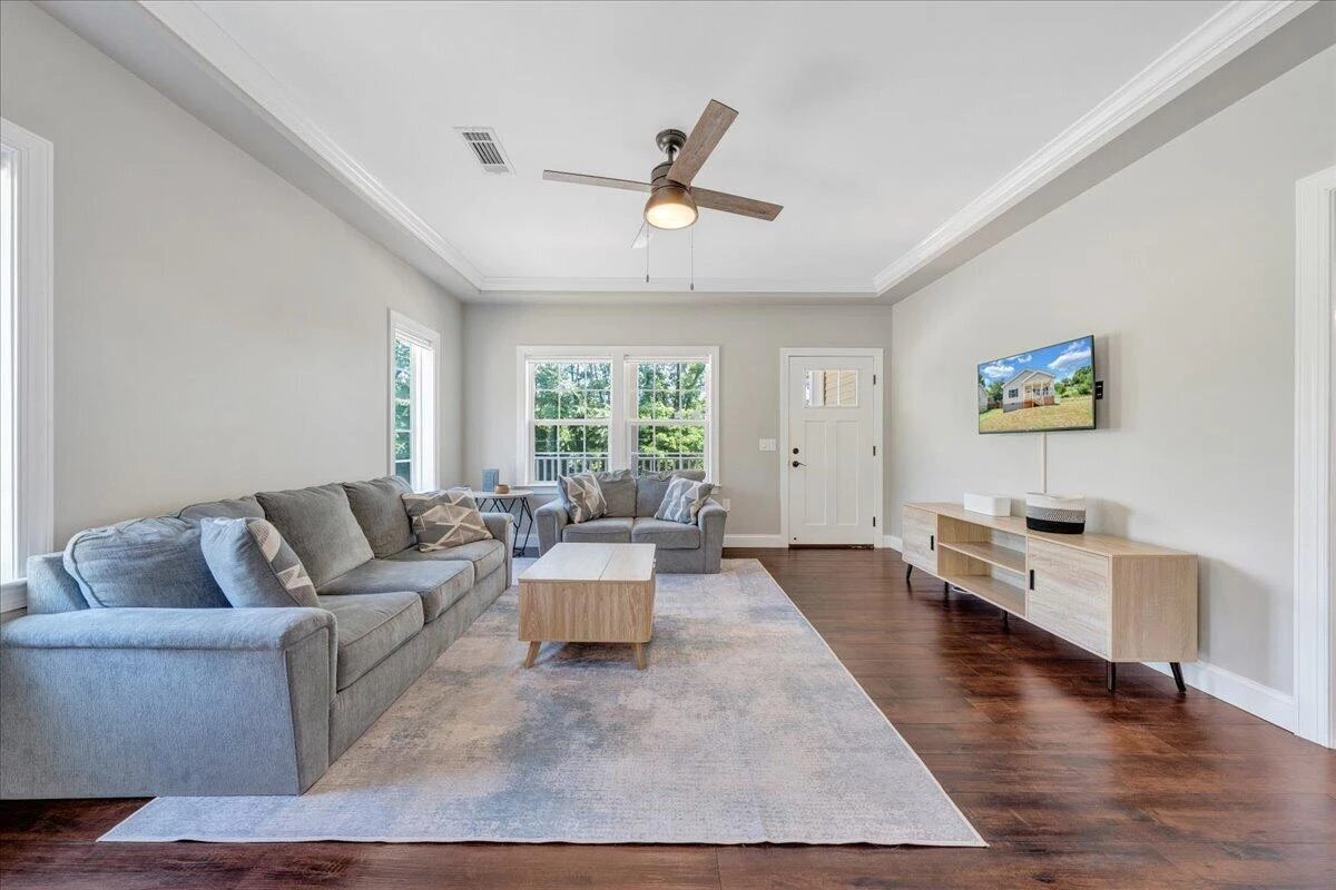 2912 Vinyard AVE NE - Photo 7