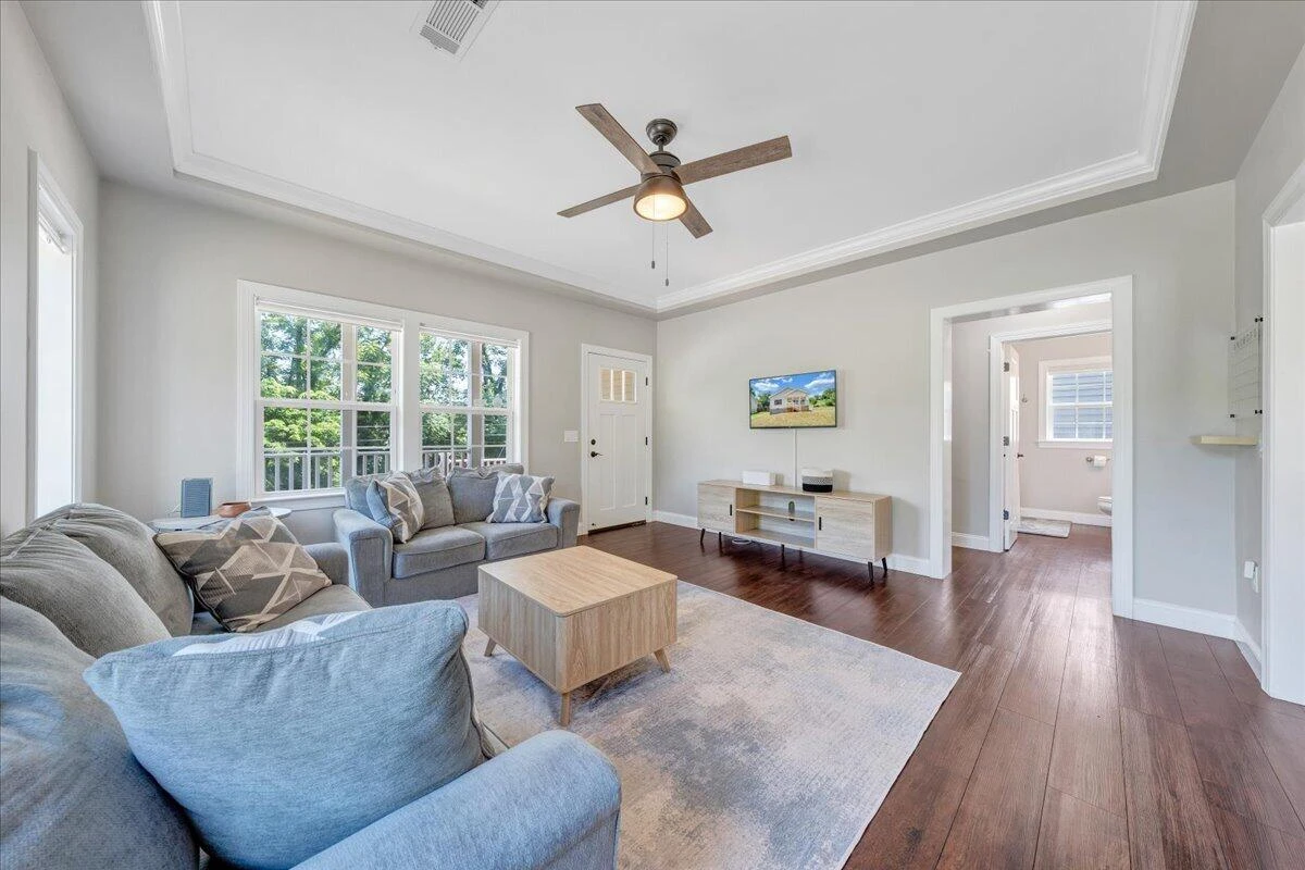 2912 Vinyard AVE NE - Photo 8