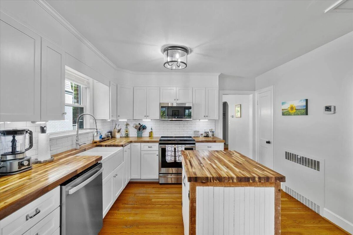 1902 Avon RD SW - Photo 12