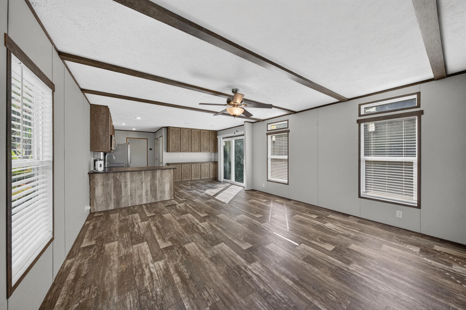2864 Yorkshire DR - Photo 2