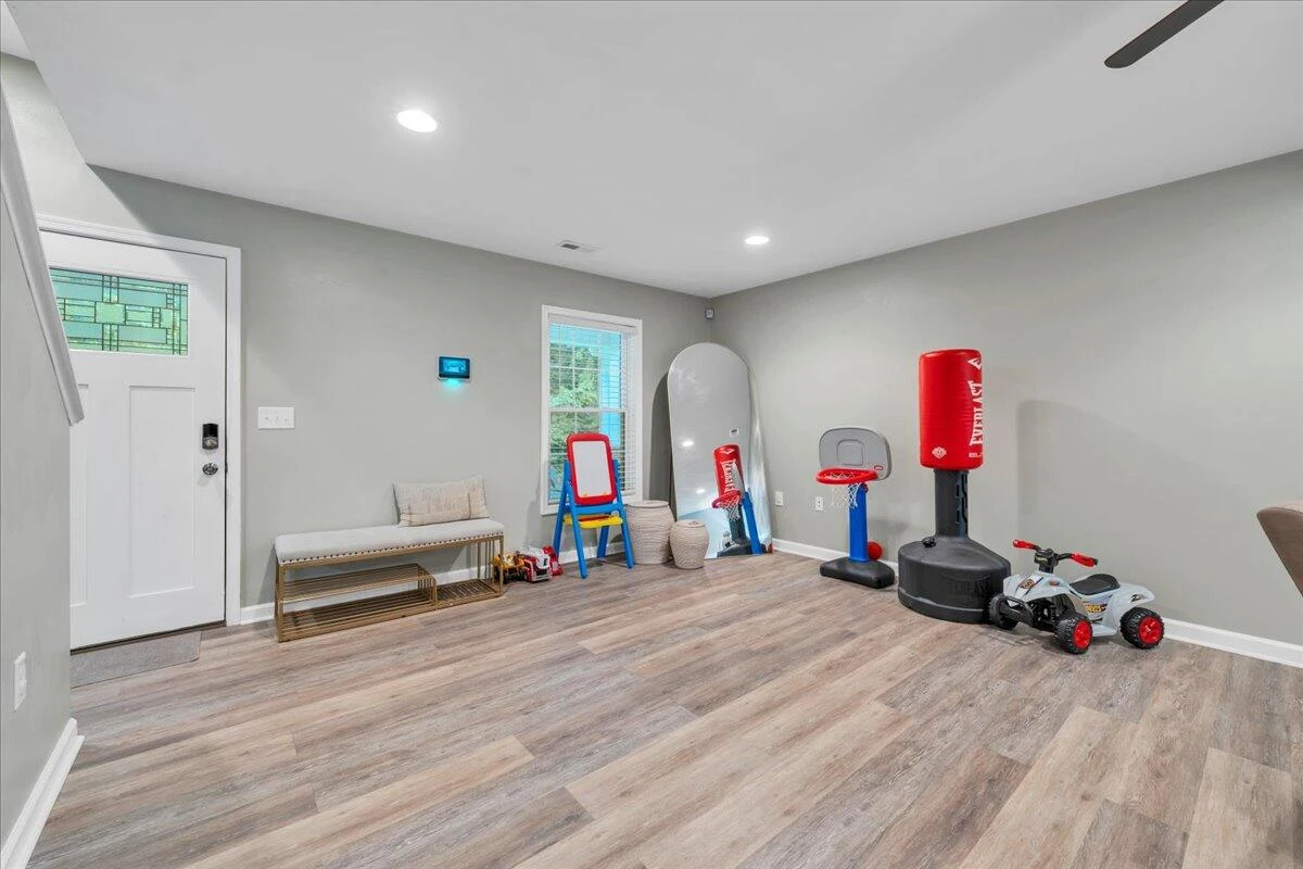 2126 Brookside LN SE - Photo 18