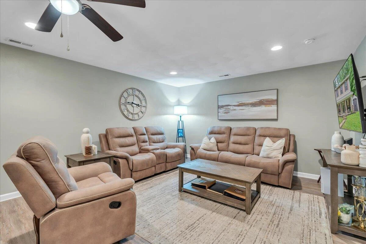 2126 Brookside LN SE - Photo 22