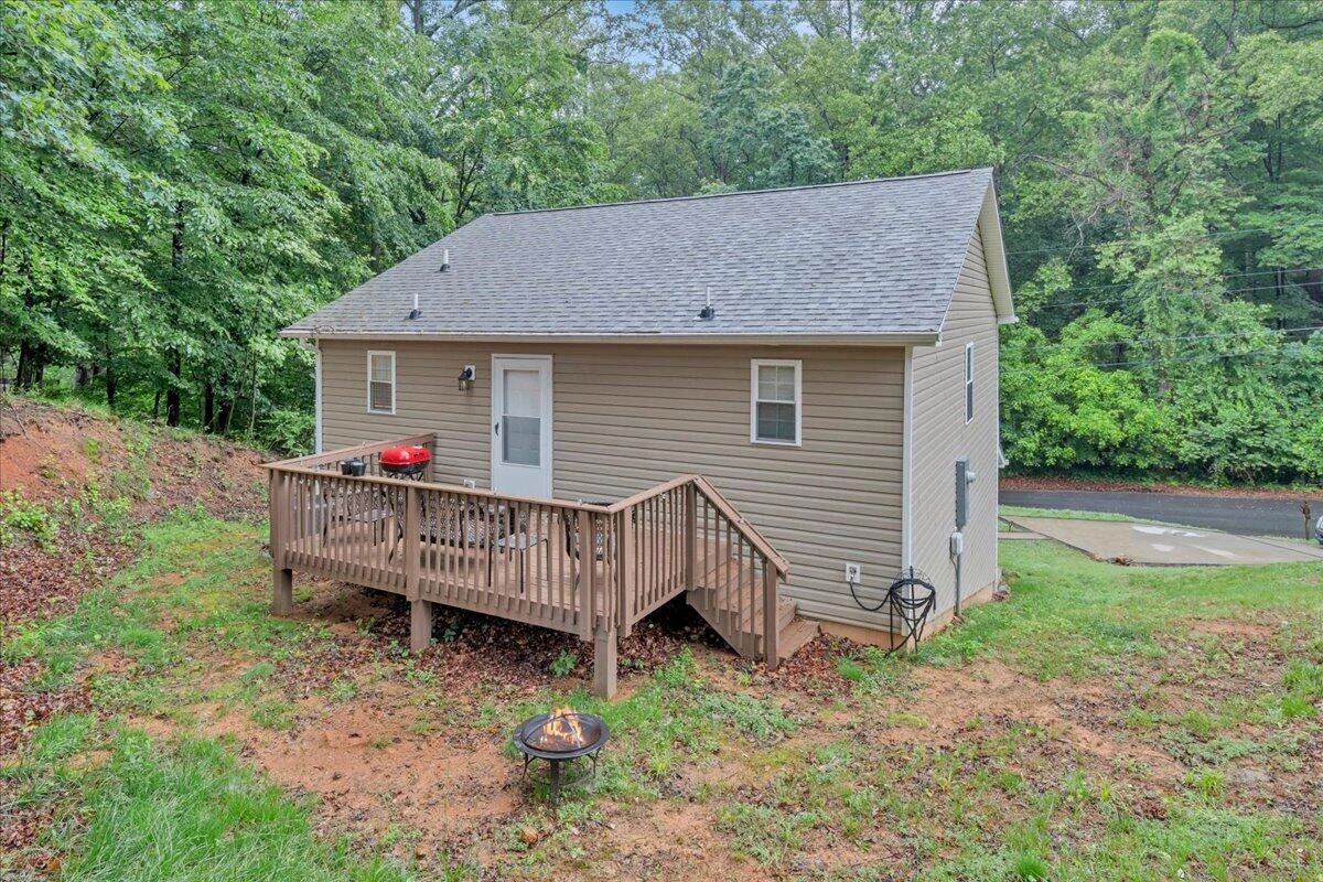 2126 Brookside LN SE - Photo 24