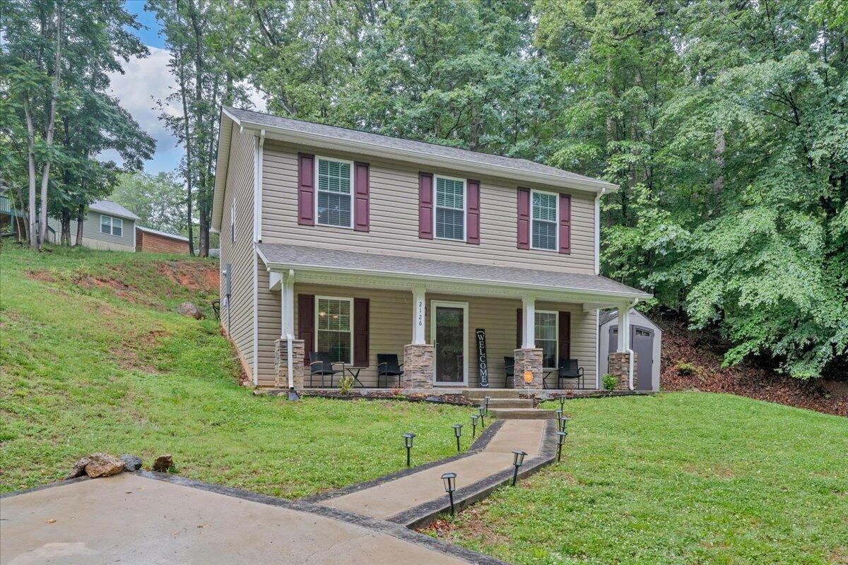 2126 Brookside LN SE - Photo 3