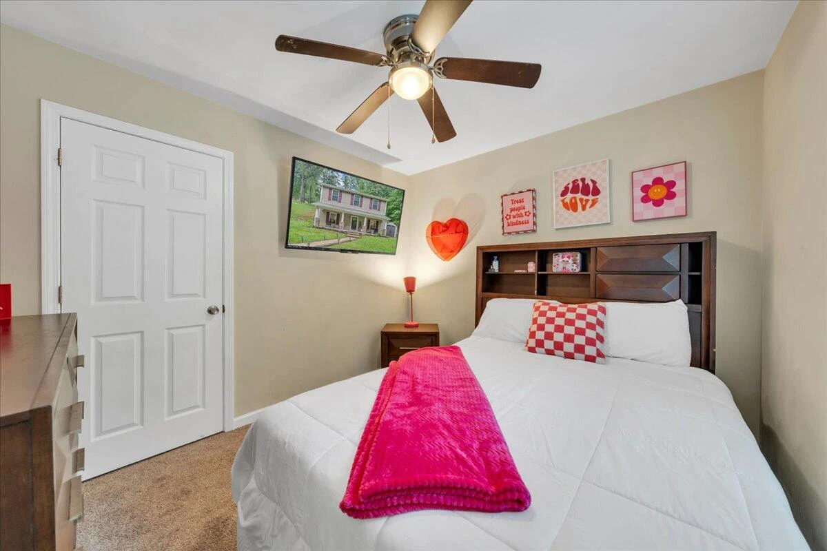2126 Brookside LN SE - Photo 8