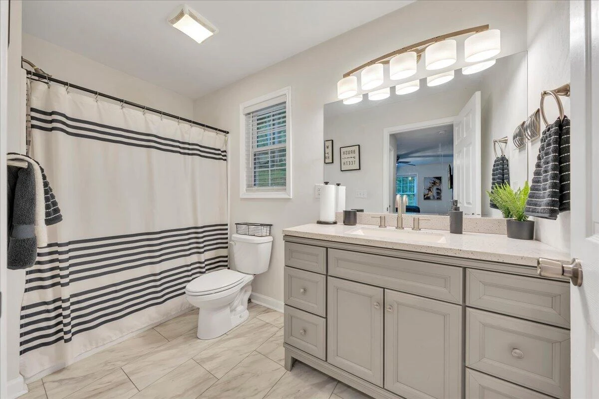 2126 Brookside LN SE - Photo 9