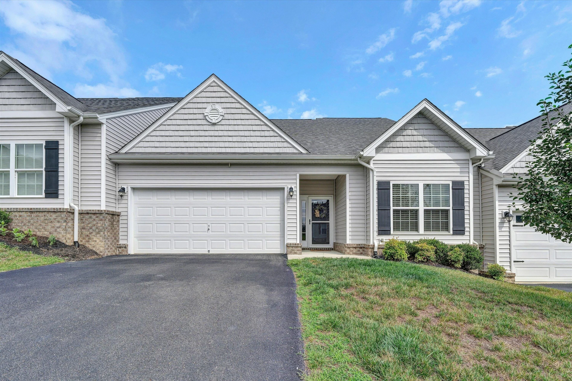 46 Carrington CT