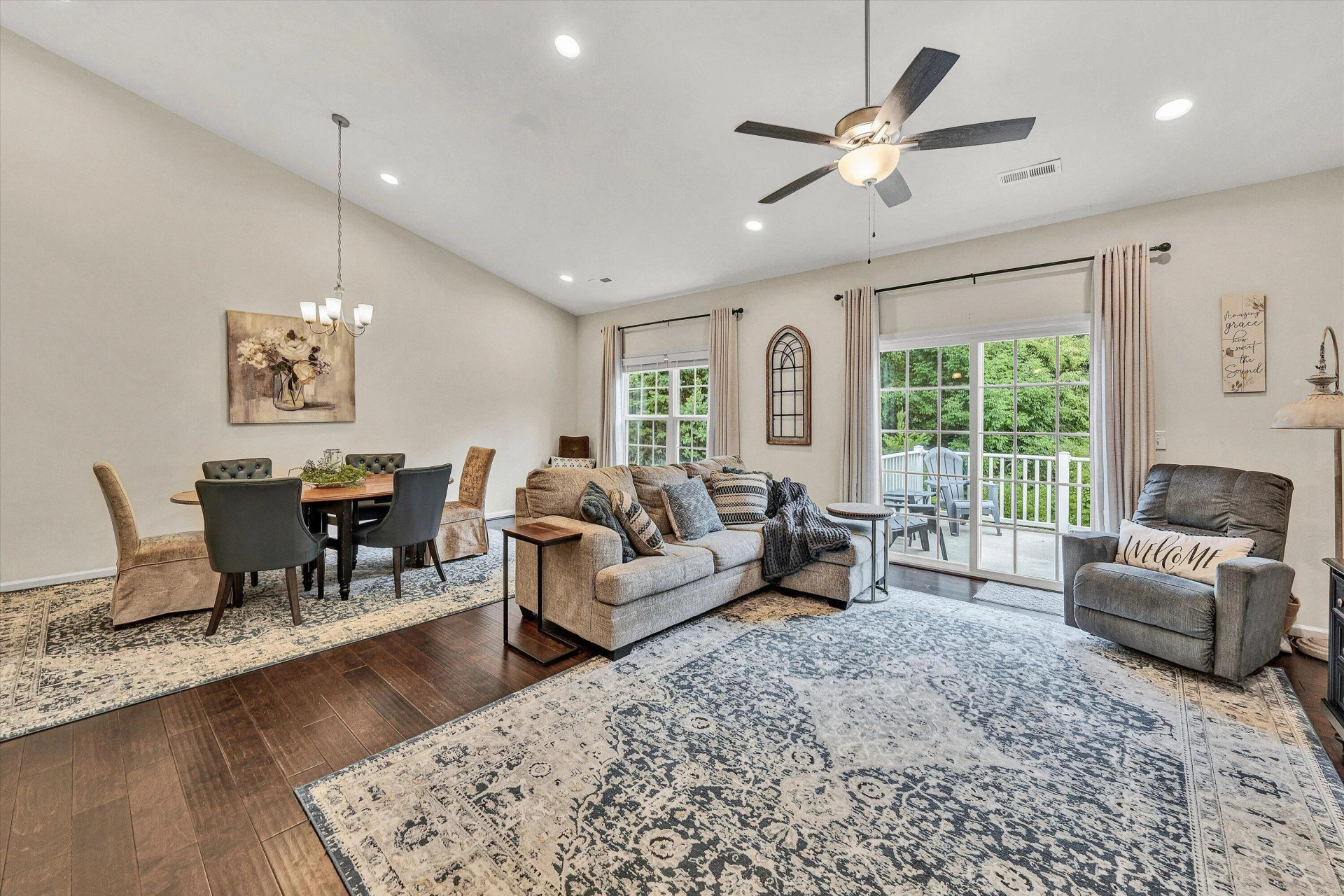 46 Carrington CT - Photo 8