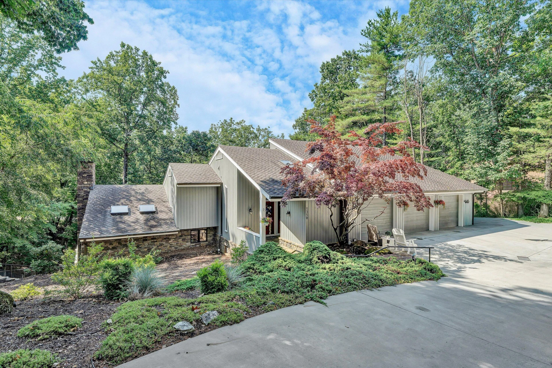 5350 Black Bear LN