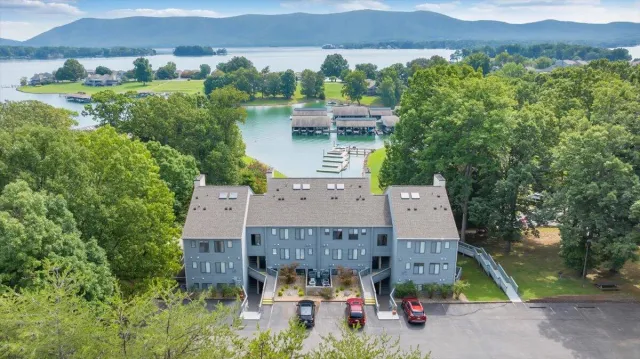 290 Sailors Cove DR