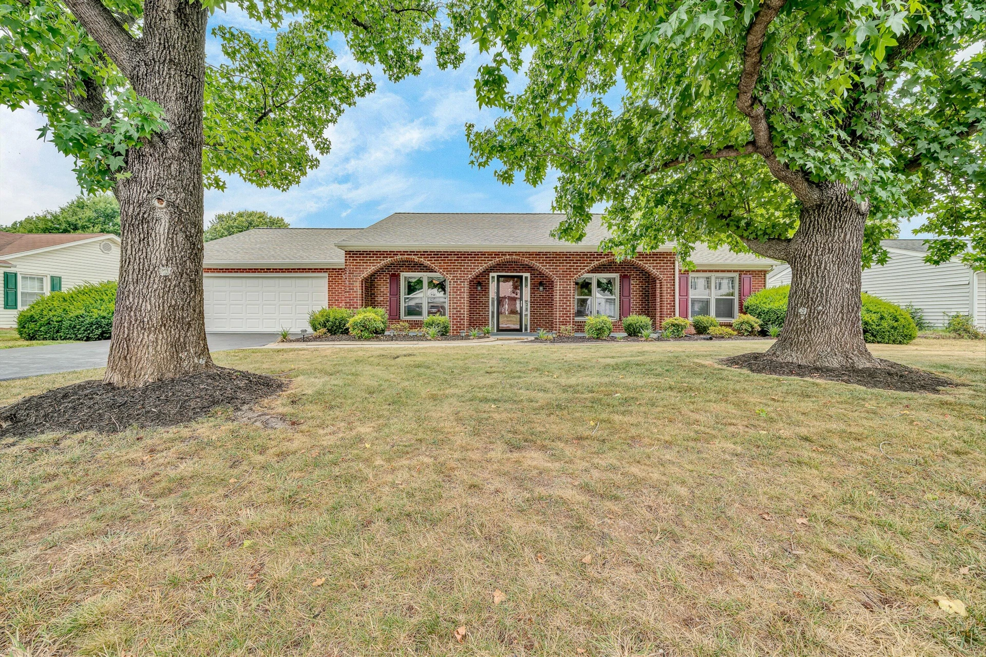 1677 Kingsmill DR - Photo 2