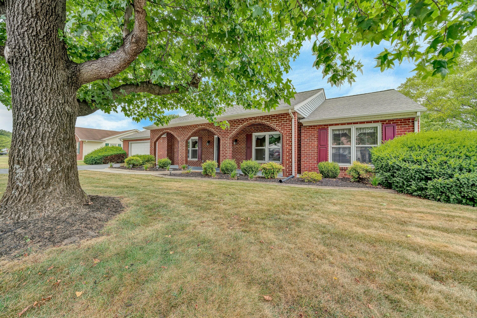 1677 Kingsmill DR - Photo 3