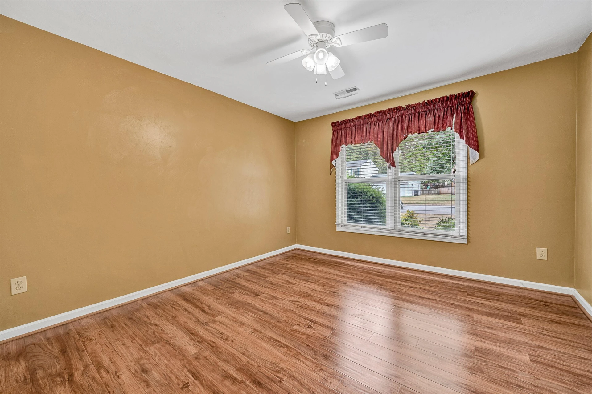 1677 Kingsmill DR - Photo 34