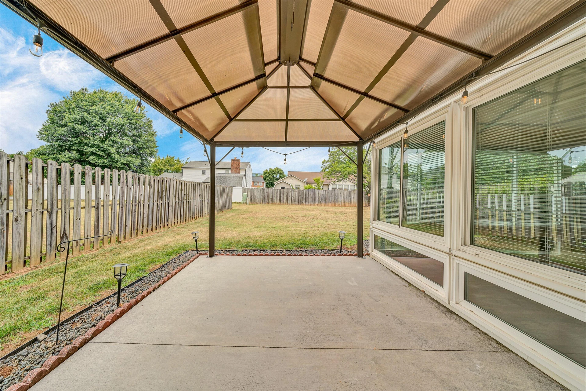 1677 Kingsmill DR - Photo 36