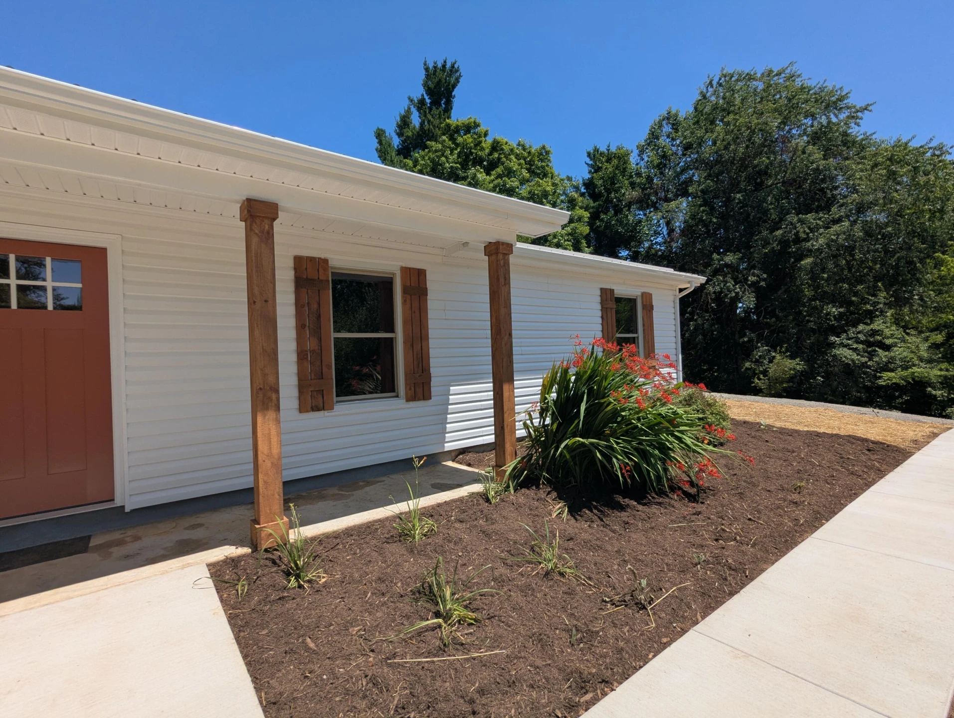 8926 Valley DR SE - Photo 10